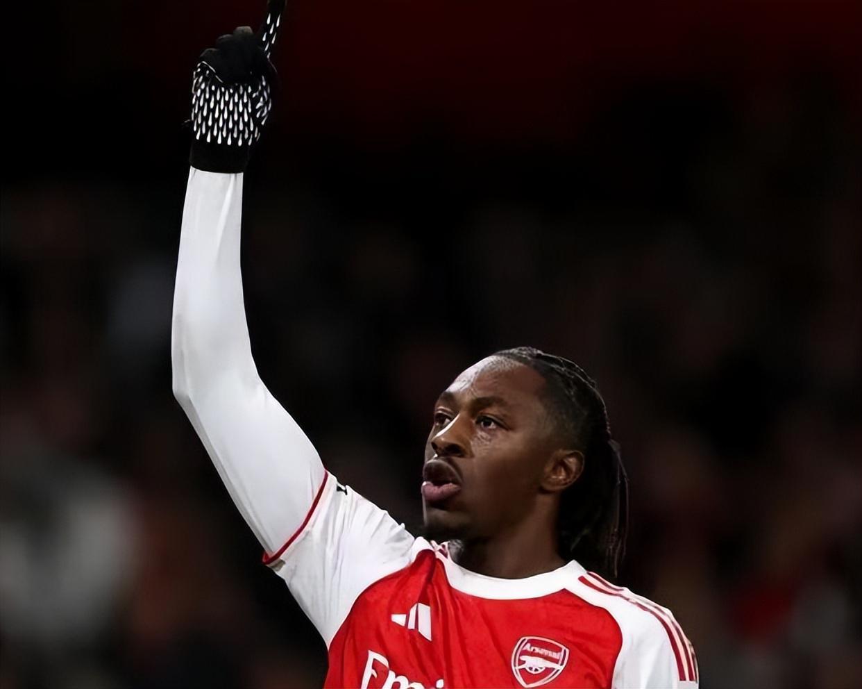 英超第12轮结束了9场比赛，最新积分