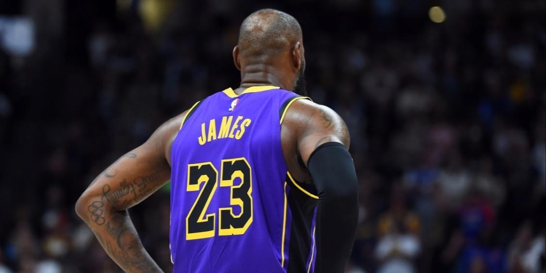 媒体:詹姆斯是历史第一人!他还是现役最强小前锋!