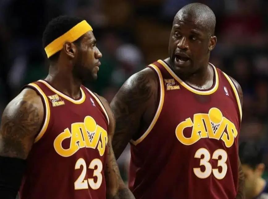 NBA79年！顶级超巨季后赛被横扫：1人6次、4人2次、他俩0次！