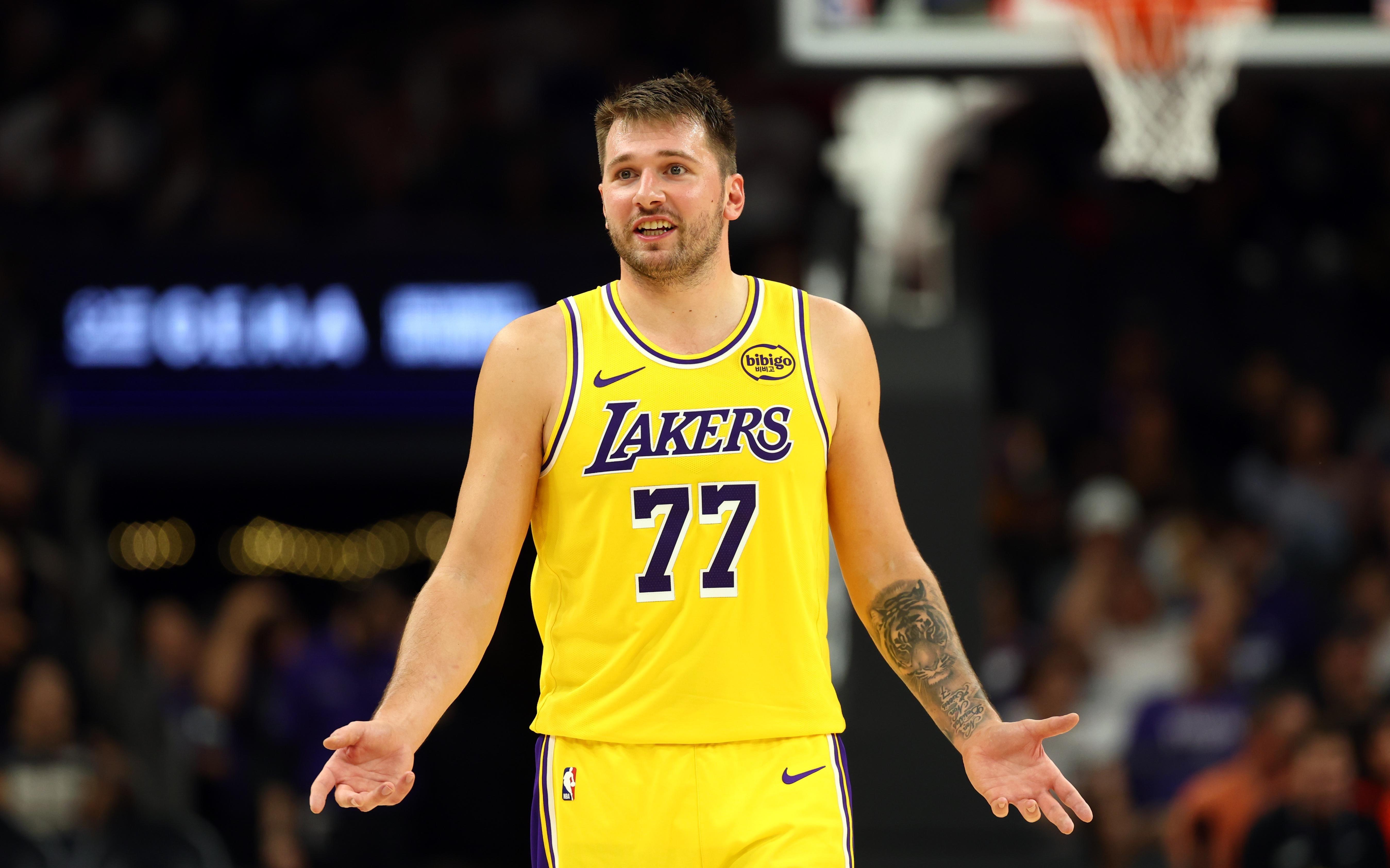 里夫斯认为东契奇可以赛季场均40+