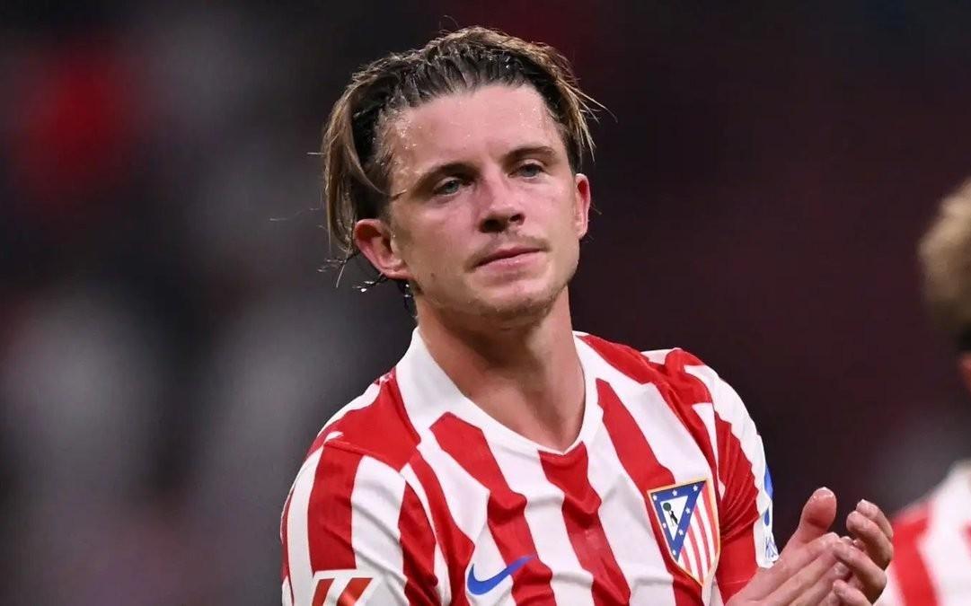 记者：如果马竞冬窗愿意租借加拉格尔，曼联将会尝试