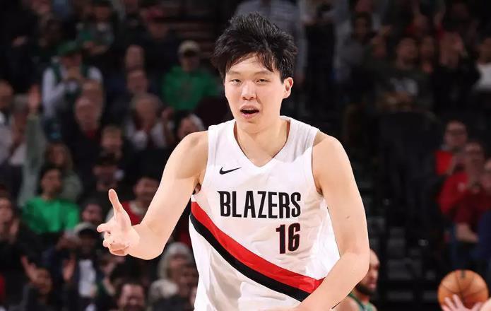 杨翰森复出3+3林书豪球衣退役，好友