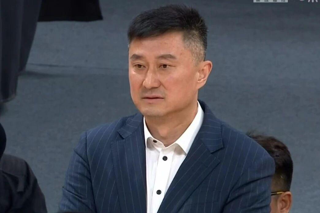 CBA确定单节10分钟+潜力赛，杜锋任广东篮协书记，黄荣奇官宣新队