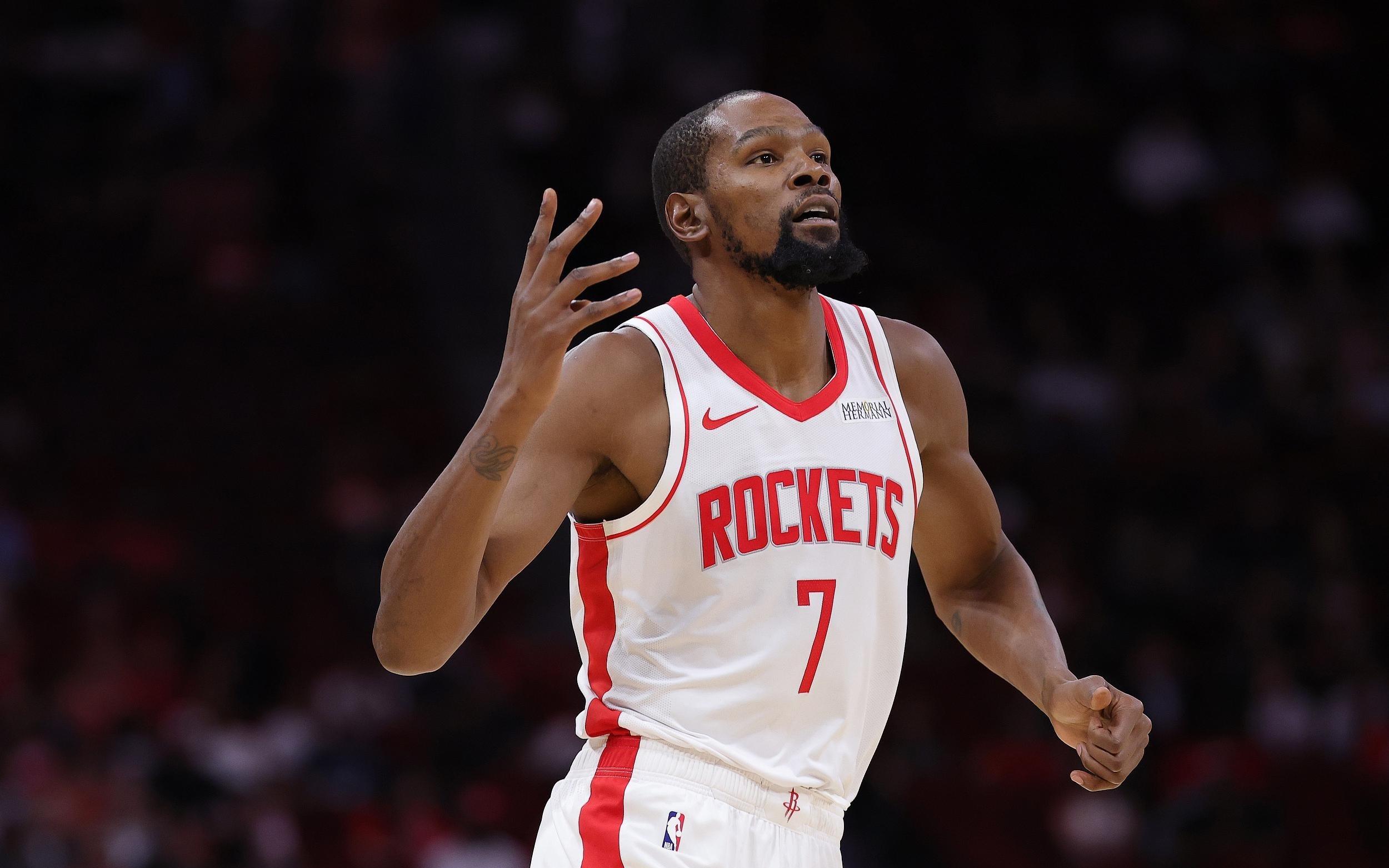 杜兰特半场10中4轰15分，帮助火箭紧