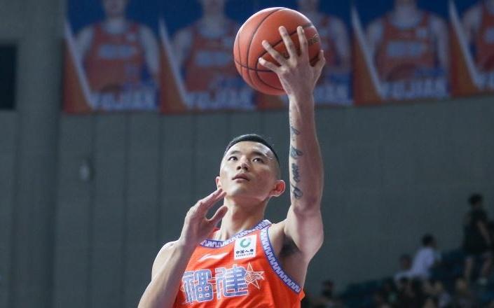 邱彪：联系陈林坚还是想补强三四号位但要体检过关才能考虑之后