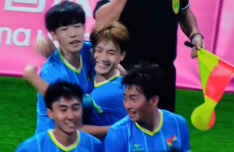 朱鹏宇鹤立鸡群！辽足糙得吓人英博4