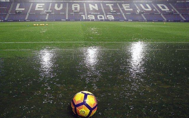 暴雨红色预警，莱万特推迟迎战黄潜