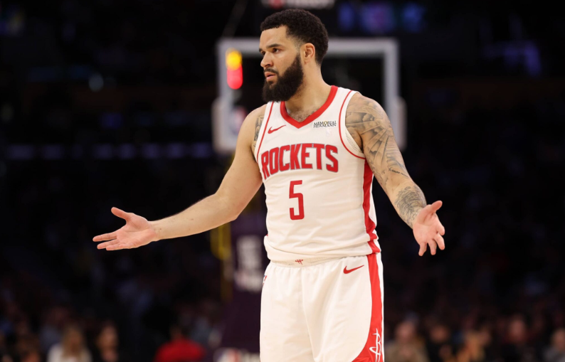 6换1新交易思路，助火箭获全明星后卫，取代范弗利特！76人重建