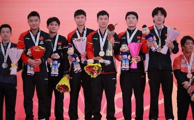 亚锦赛男团实现三连冠，王楚钦：感谢救团队于水火的每一个人