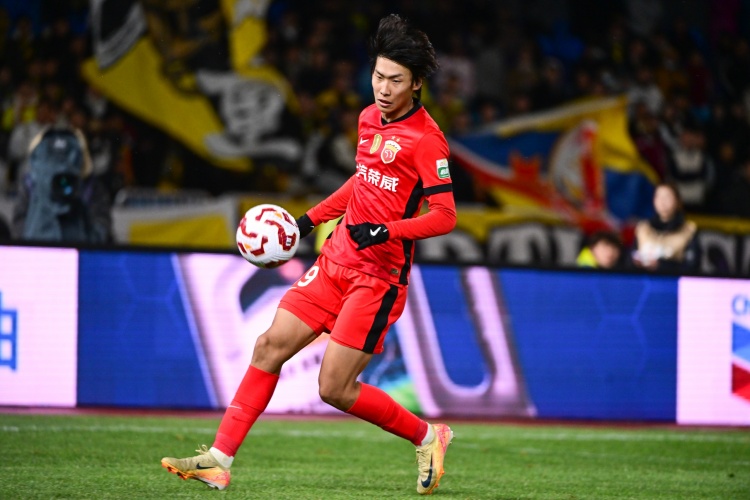 全面！本赛季15场4球4助，19岁海港小将