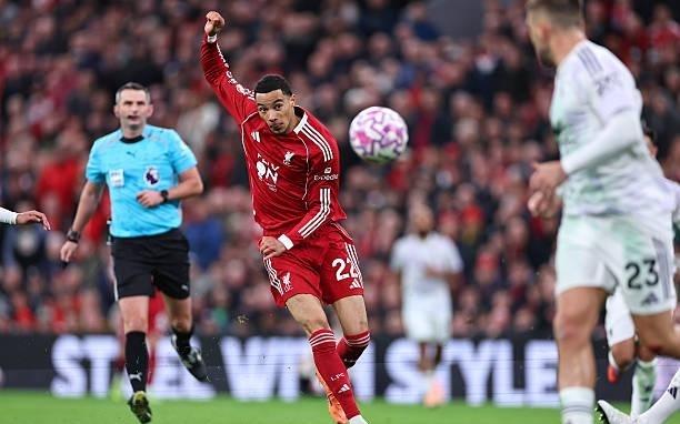 埃基蒂克战曼联全场数据:替补出场2脚射门打偏未能救主