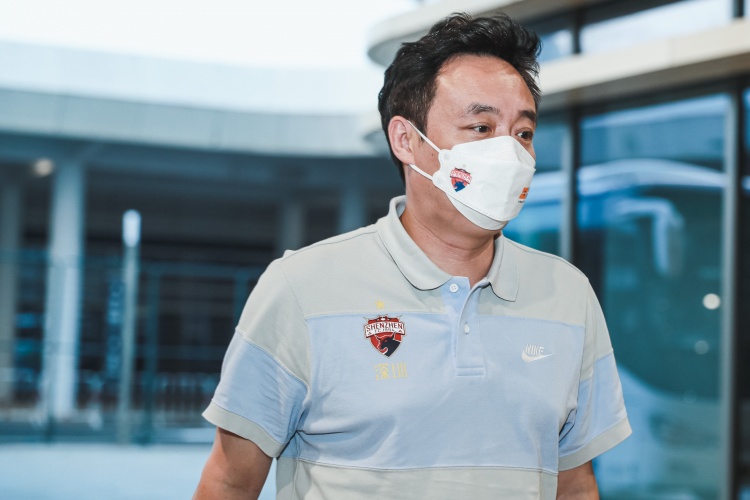 记者：前深足总经理丁勇因受贿和职务侵占被判12年，合并执行11年