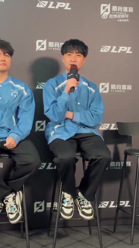HOYA：Bin是我觉得最强的上单之一想和他打一场精彩的比赛