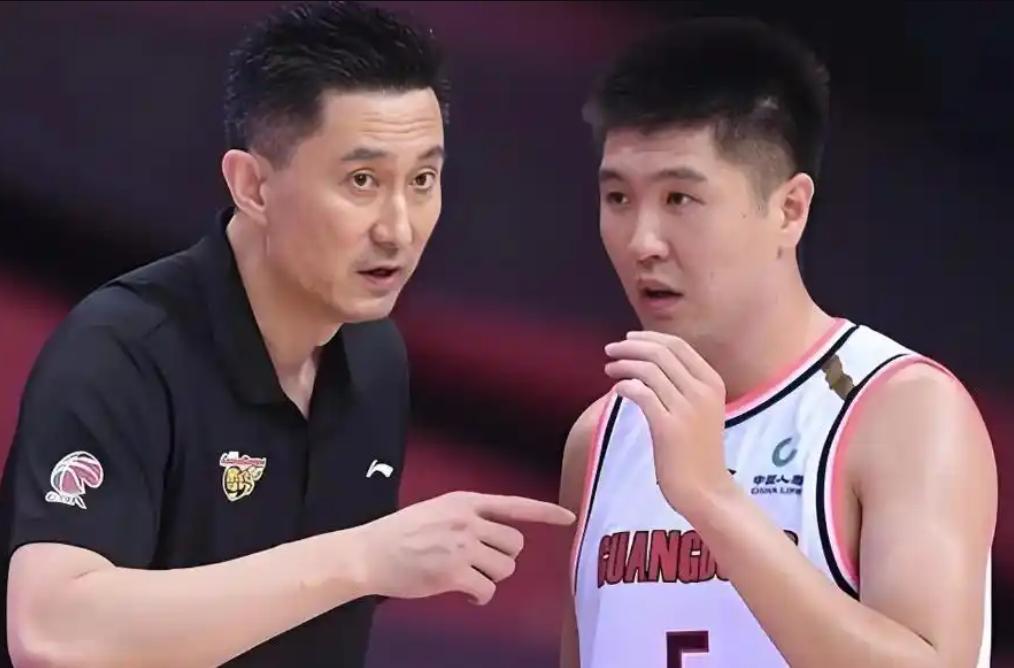 前广东男篮三冠锋线无缘签约，在新疆试训两个月遭放弃或告别CBA