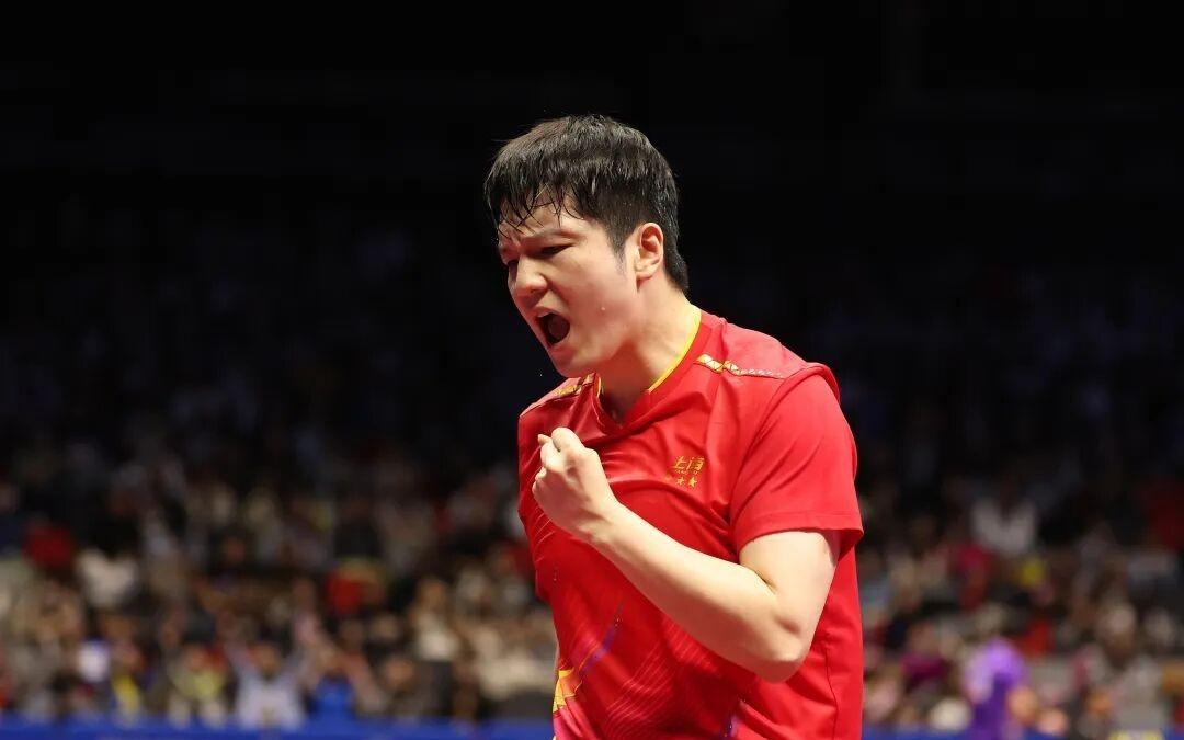 许昕再现背后击球！上海队挺进乒乓球男团决赛！而上海女团......