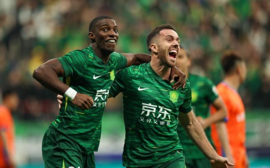 国安连追2球！法比奥头球破门，赛季第14球，1球领跑射手榜