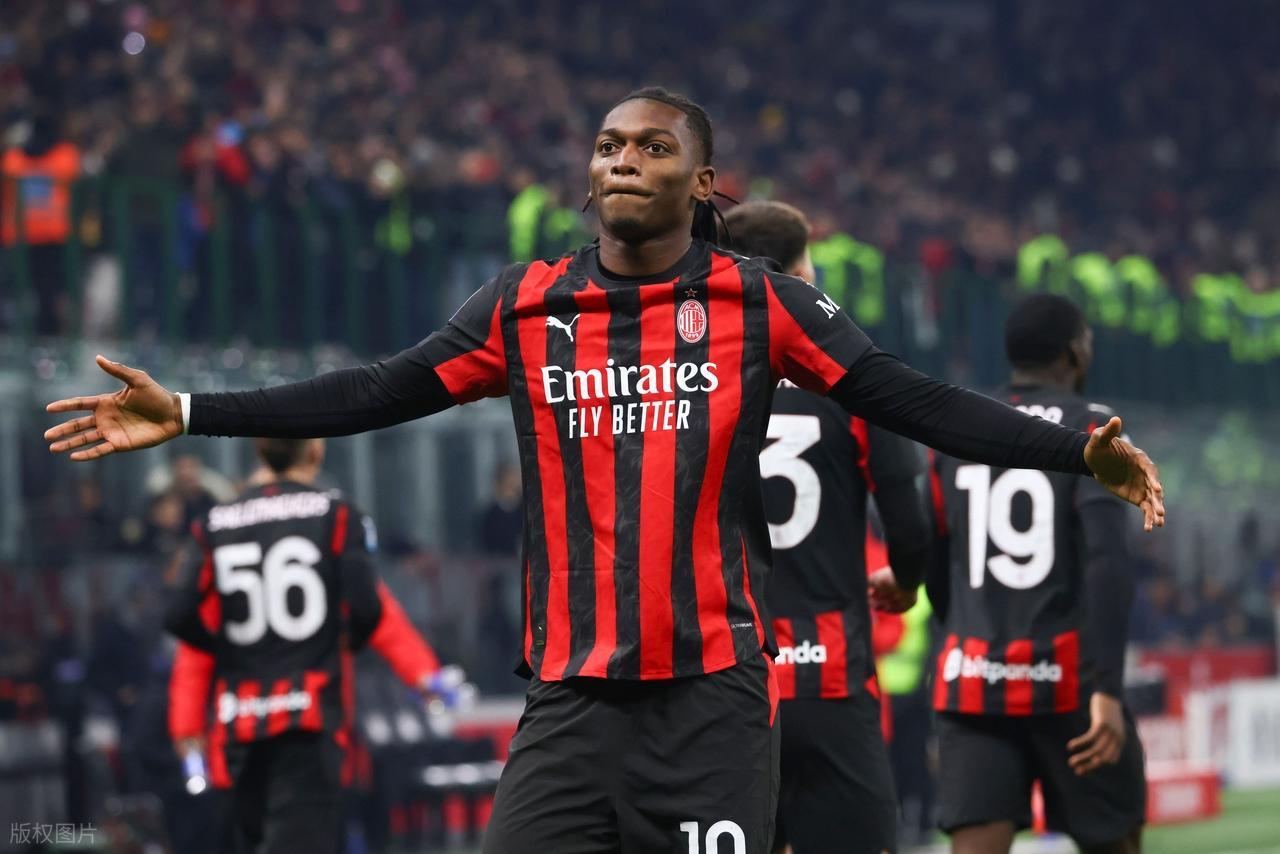 意甲最新积分战报12轮不败！AC米兰小胜拉齐奥超罗马登顶成功