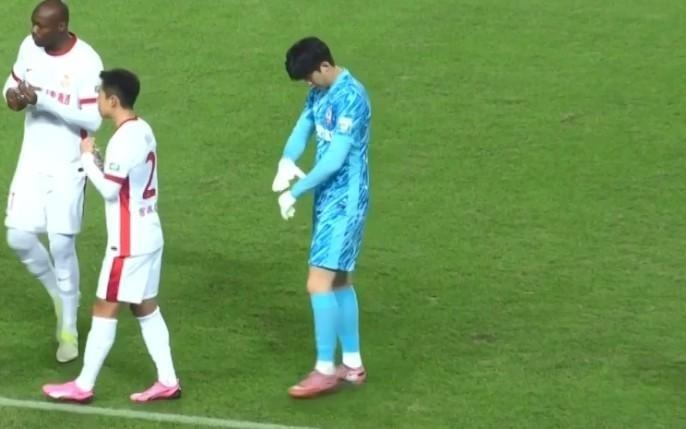 战河南完成3次扑救，亚泰18岁门将安智诚：不到最后不愿放弃