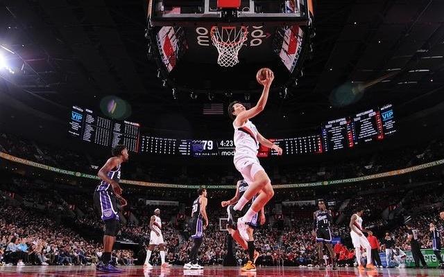 NBA主场首秀，队友夸杨瀚森不一般