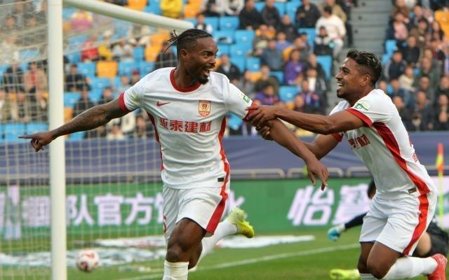 【中超】失误大战!贺一然补时送礼津门虎2比2亚泰