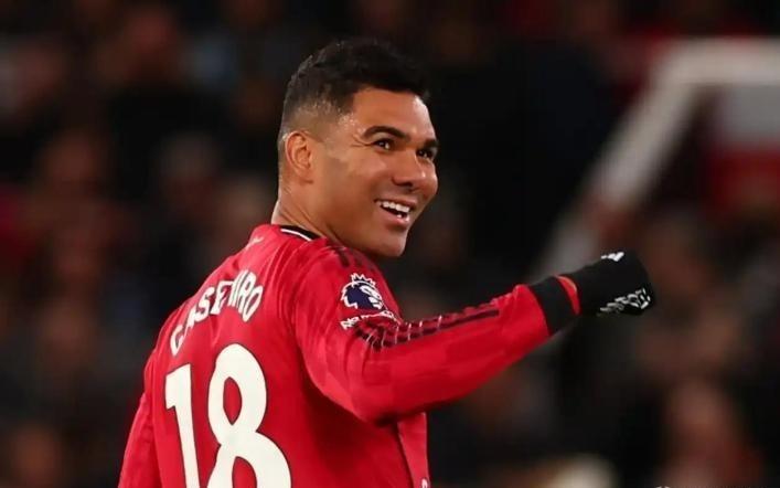 罗马诺：曼联想改变薪资结构，希望卡塞米罗和马奎尔降薪留队