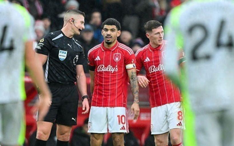 争议判罚助曼城险胜，诺丁汉森林主帅