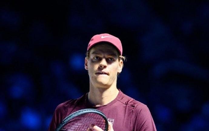 辛纳21逆转2号种子兹维列夫，夺得维