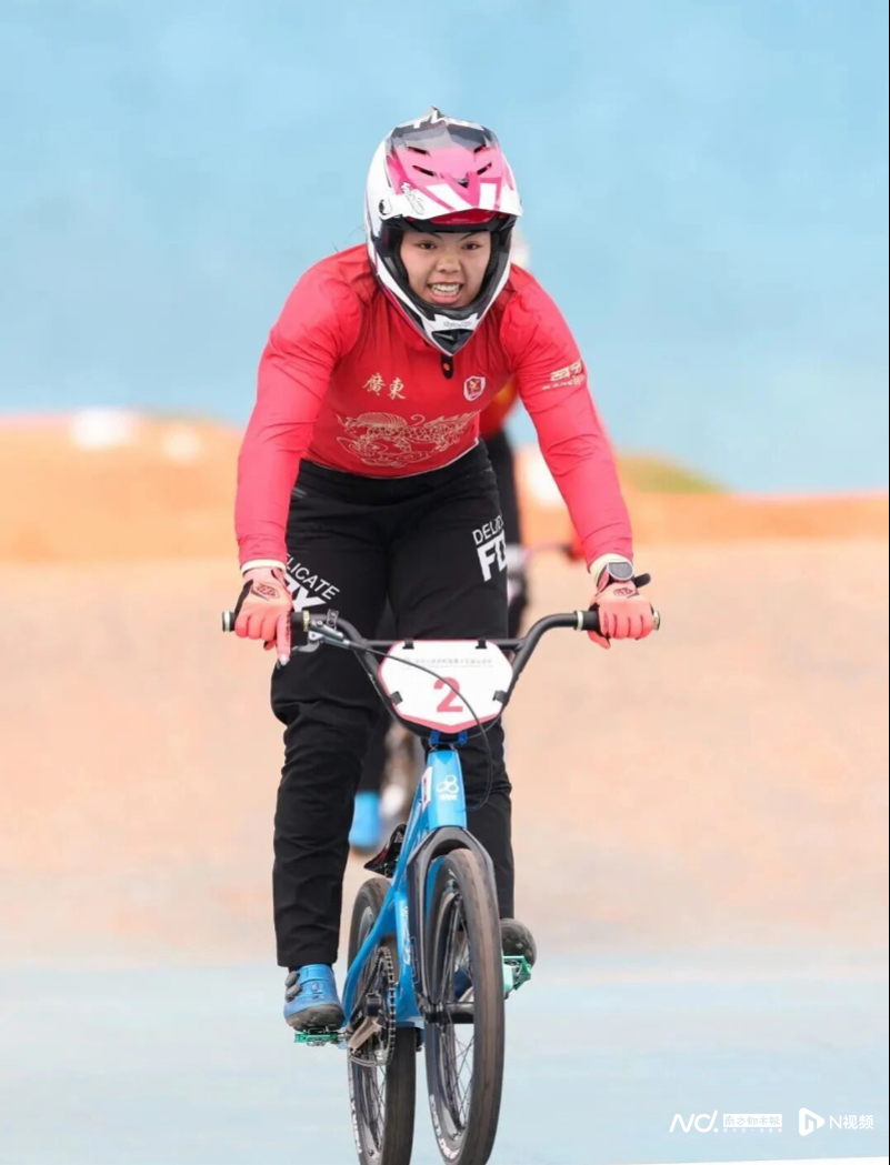 云浮籍运动员廖婉仪为广东队夺得十五运竞速小轮车项目金牌