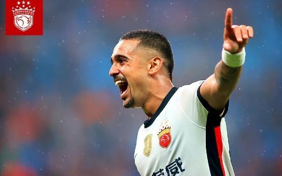 足球报:海港防守需全队一起改善,莱昂纳多亚冠可能不会首发