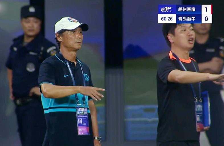 李霄鹏被曲刚爆成渣！海牛外援空门不