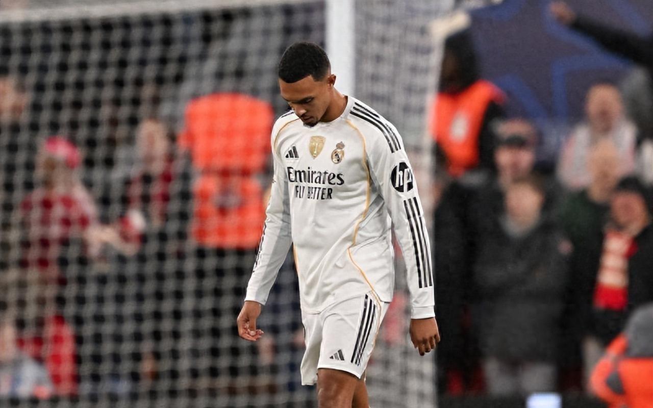 重返安菲尔德被狂嘘：想拿下金球奖的阿诺德，“必承其重”