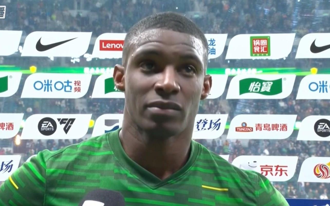 法比奥：能拿到金靴是队友的支持，希望