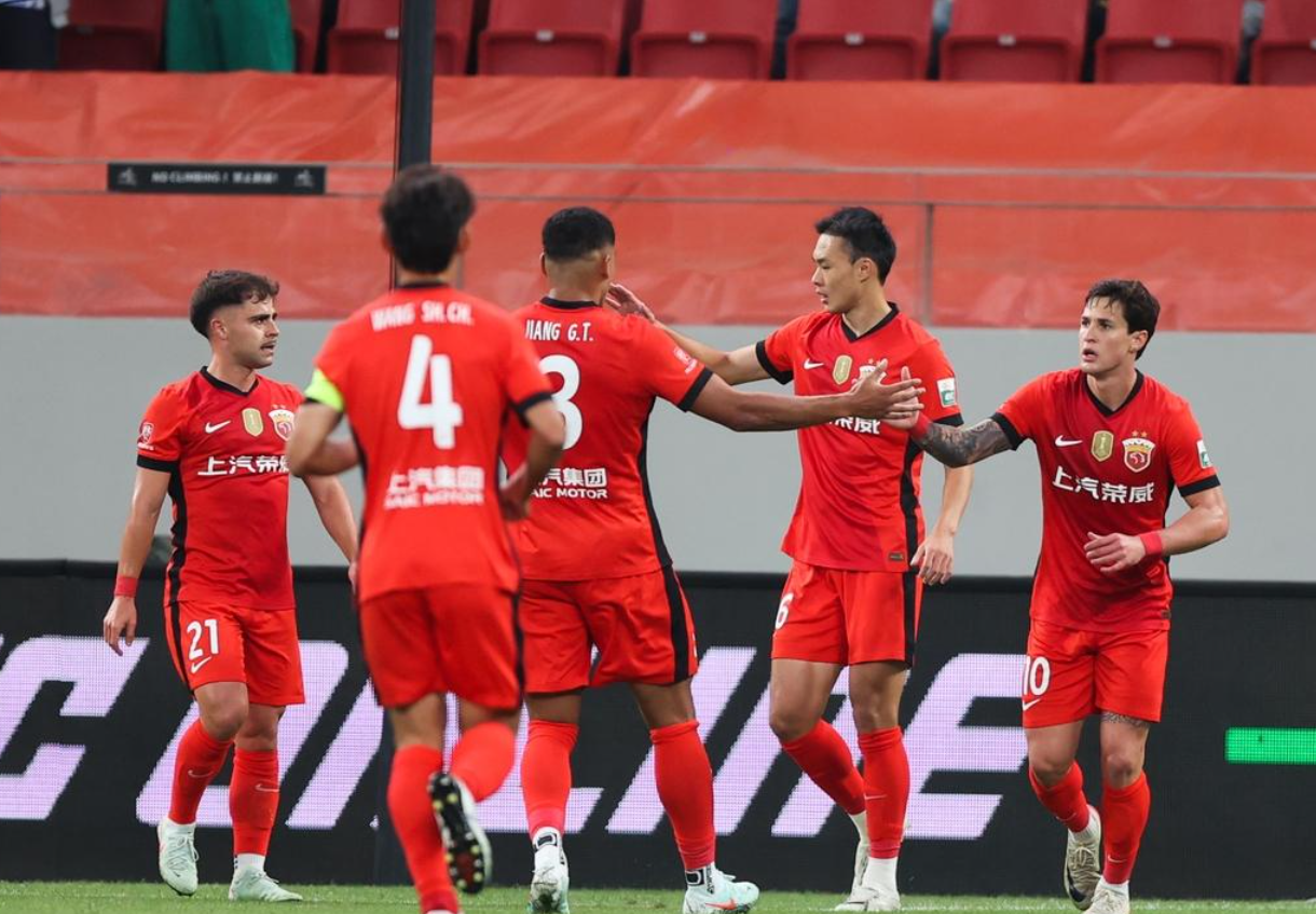 30！冠军呼之欲出，中超领头羊踢爆劲敌，王燊超炸裂世界波