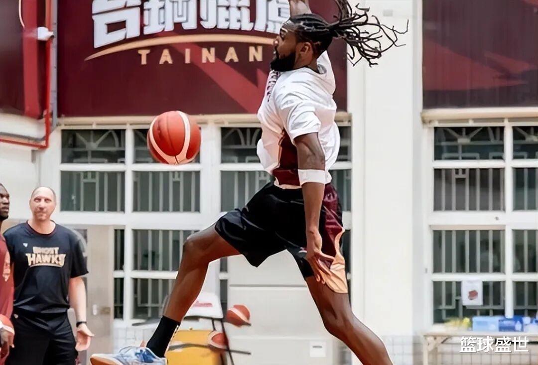 掘金旧将!35岁硬汉!跨越大洋的半兽人!