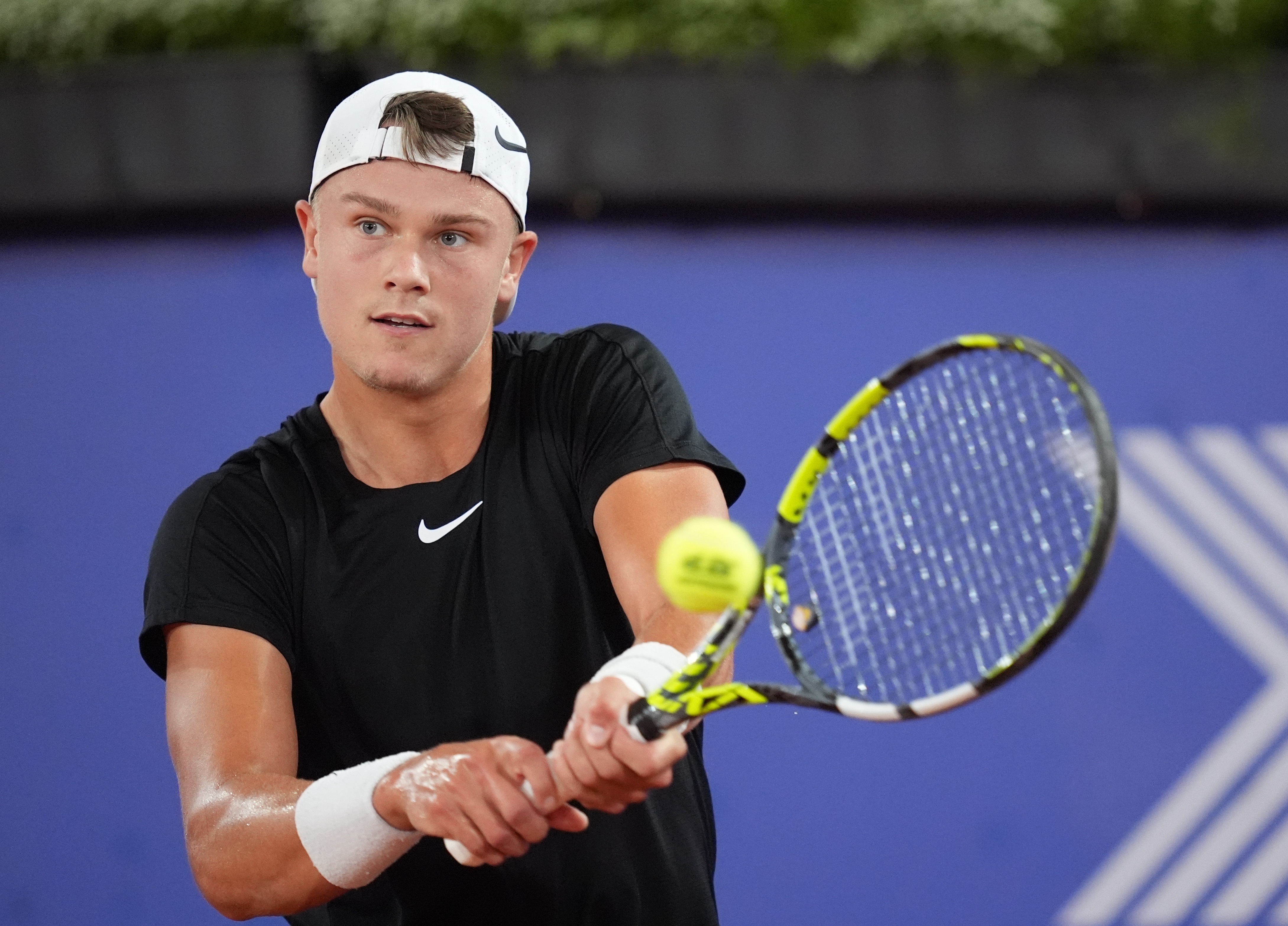ATP500巴塞罗那站：鲁内20击败阿尔卡拉斯，生涯首夺500赛冠军