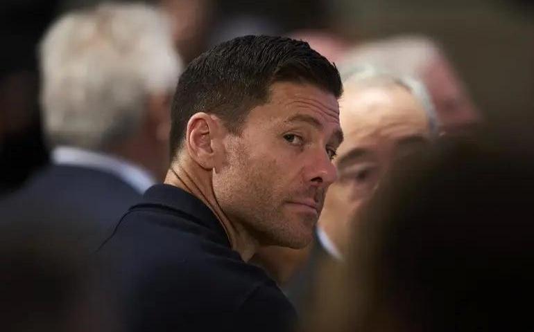 TA：阿隆索世俱杯期间曾进行钓鱼测试，发现更衣室有人泄密