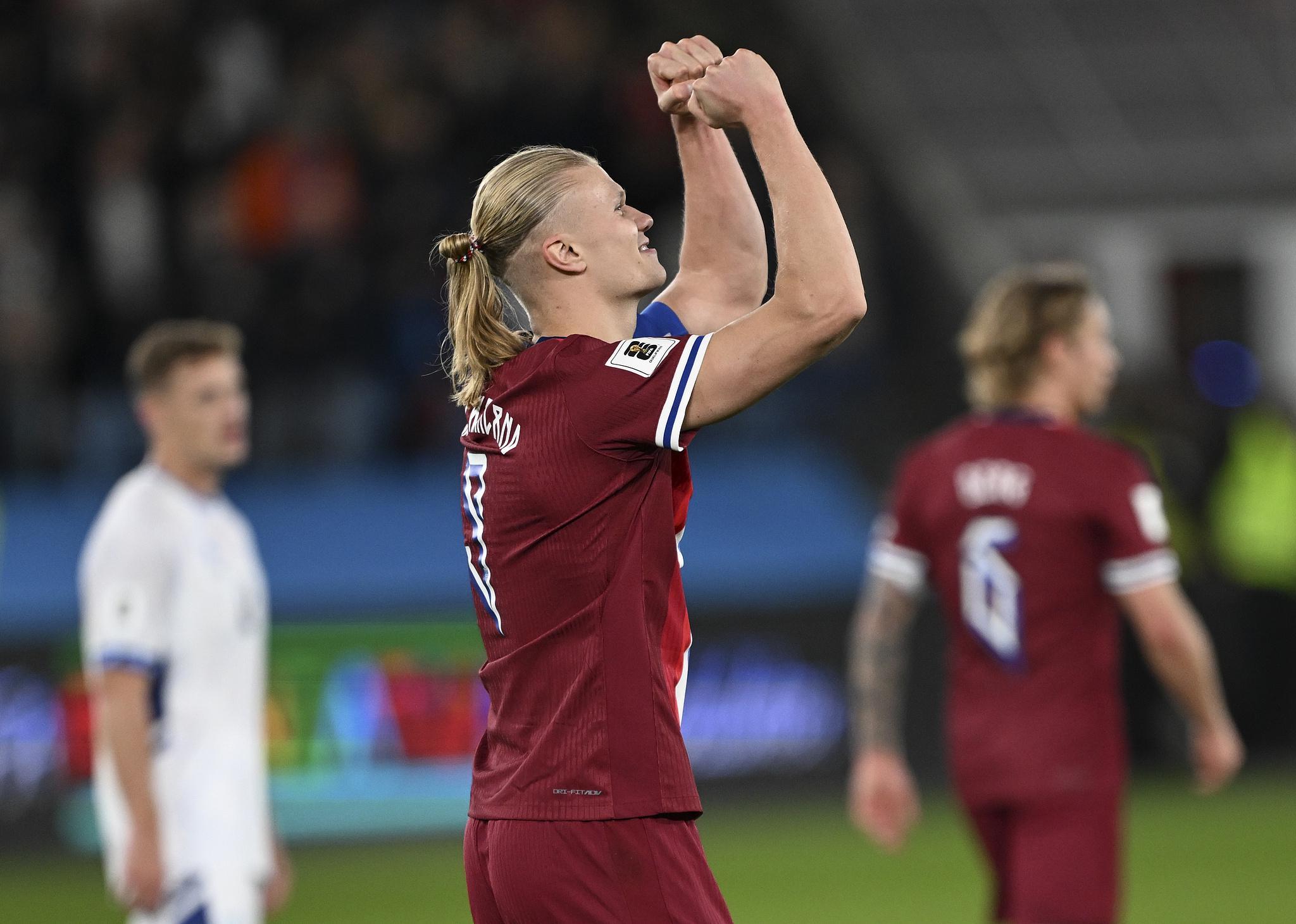 46场50球！足坛新一代最强中锋诞生，姆巴佩只能望其项背