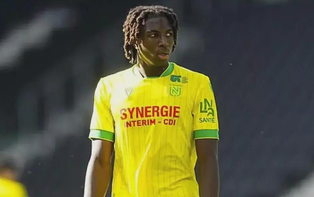 每体：大巴黎考虑签下南特中卫塔蒂，以