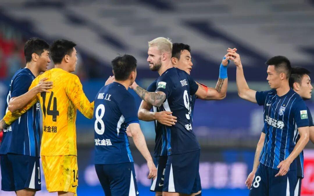 门票对折！明晚赢了就保级，武汉三镇拼了！