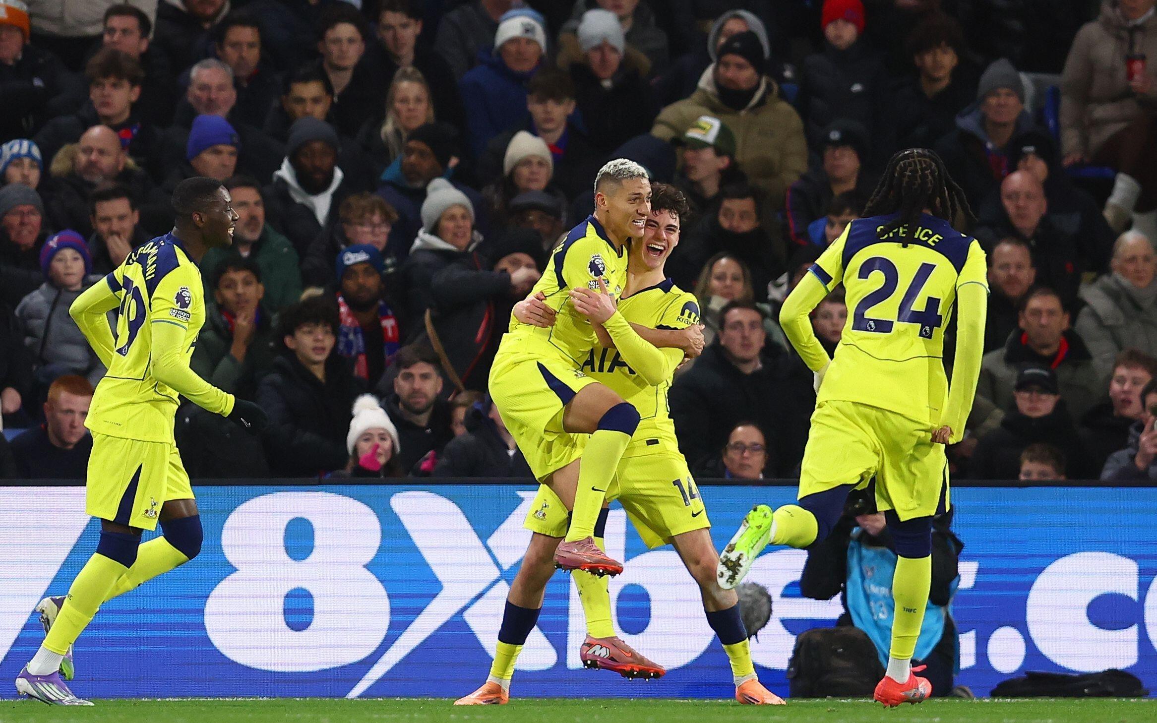 自阿里之后，阿奇格雷是热刺在英超进球最年轻的英格兰球员