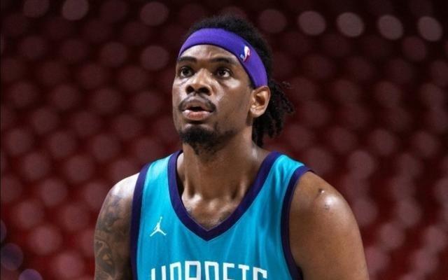 官方：黄蜂签下布兰登斯莱特裁掉刚签不足一天的基昂泰约翰逊