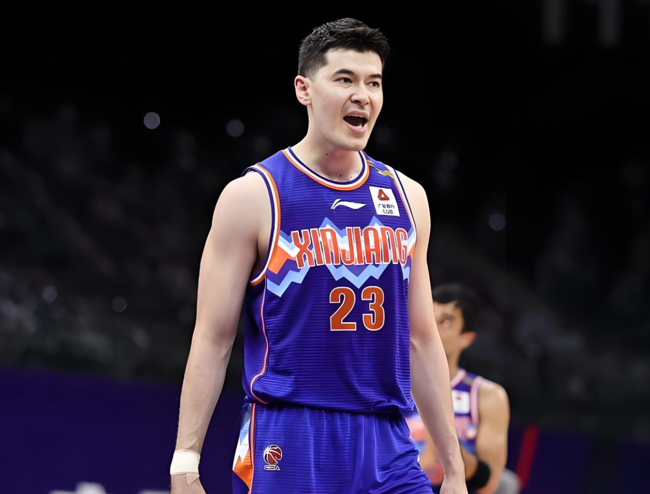 阿不都沙拉木谈新赛季备战情况！表扬2名球员：进步肉眼可见