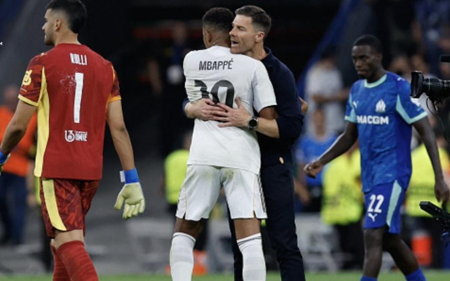 阿隆索执教皇马首场欧冠全场15脚射正，创20年来首秀新高