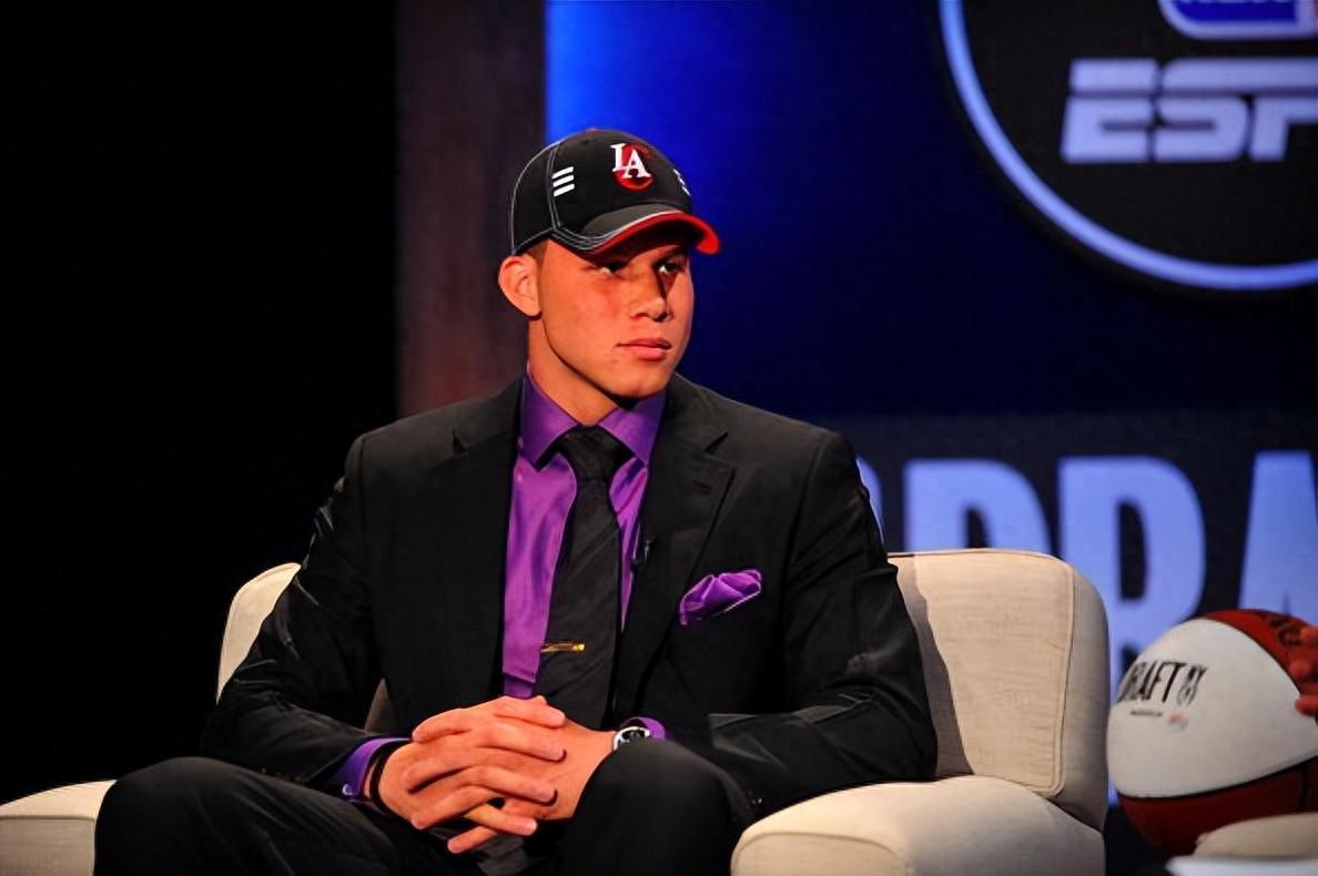 别让忠诚害了你！带伤上场，却两次被球队无情送走，34岁无奈退役