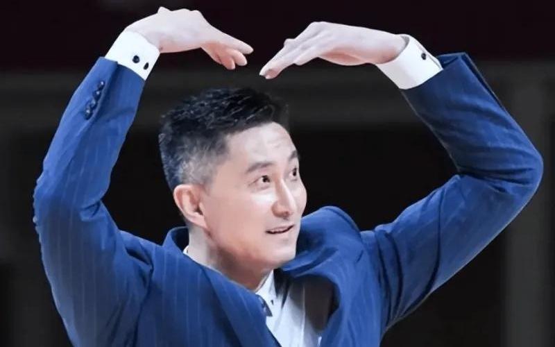 广东夺冠采访！杜锋展兴奋，亲承压力一直在，阿旺曝其床头很多药