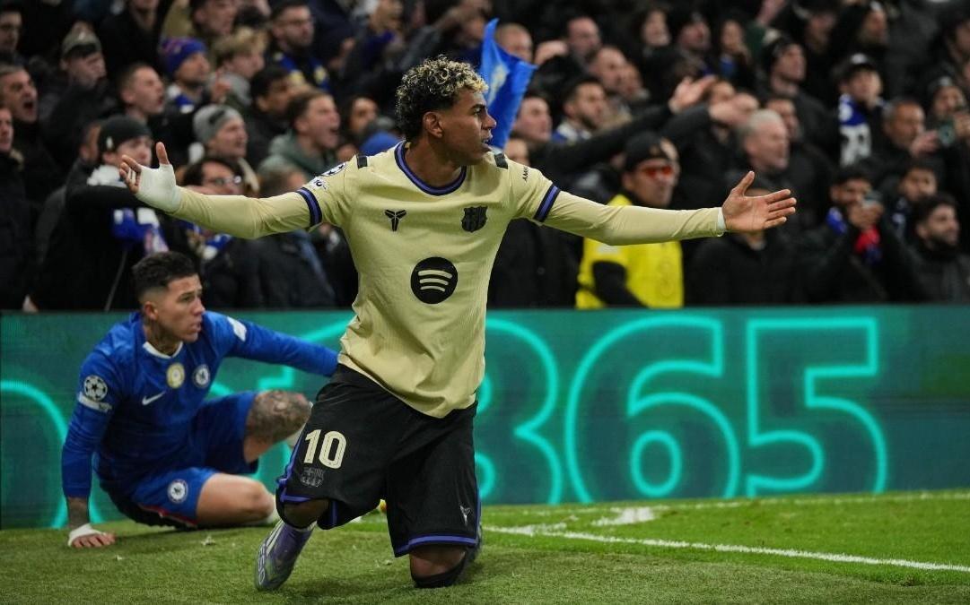 切尔西球迷在看台高唱：拉明亚马尔，你就是一坨