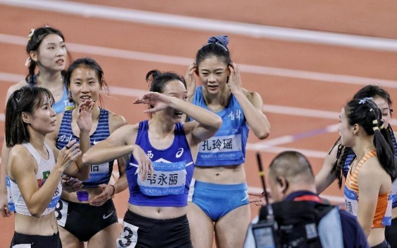 16岁的百米女飞人！葛曼棋退赛，陈妤颉夺冠，韦永丽亚军