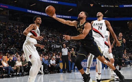 库里：对手又高又能射我们打得很好可惜差了一点