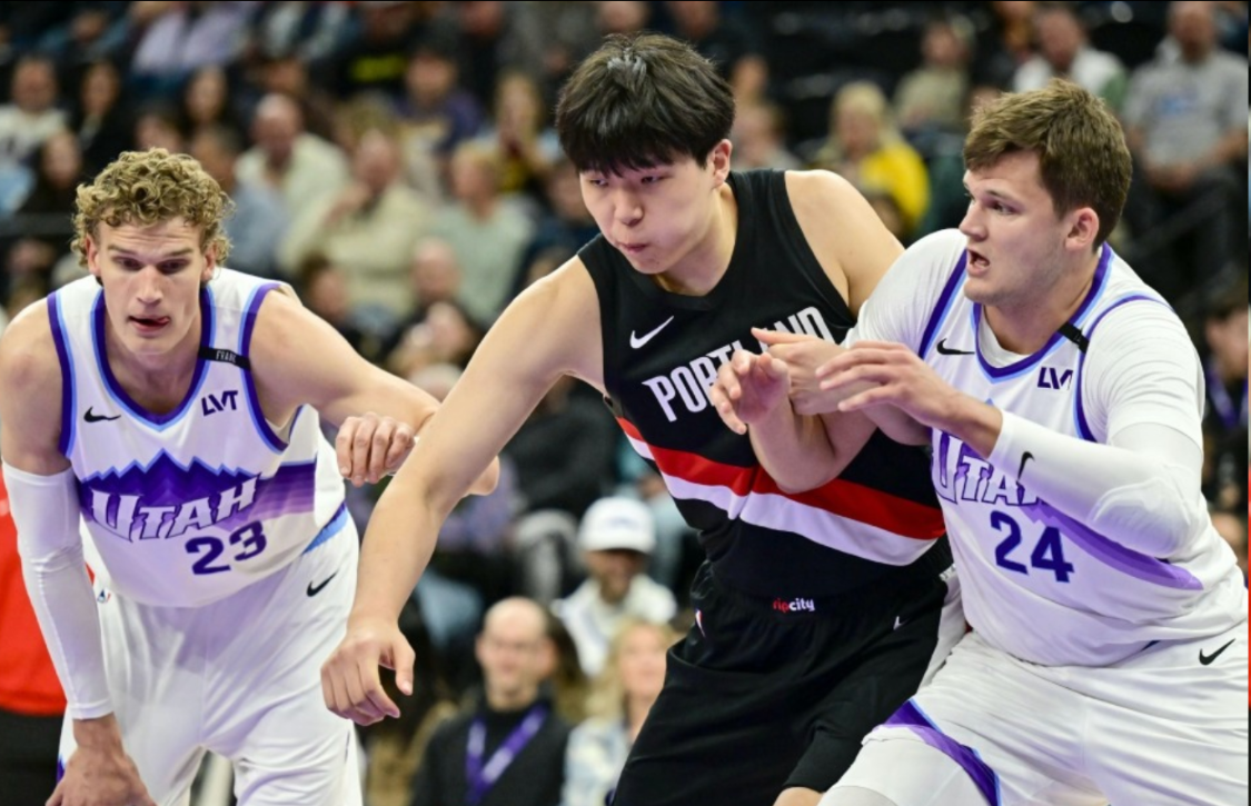 21犯，比狄龙都猛！杨瀚森成季前赛犯规王，媒体人：在CBA养成的