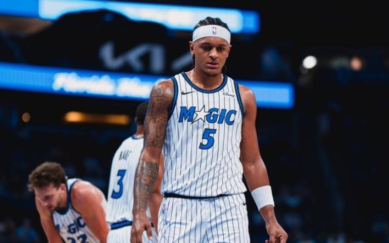 爆冷三连败，三巨头成摆设，争冠热门提